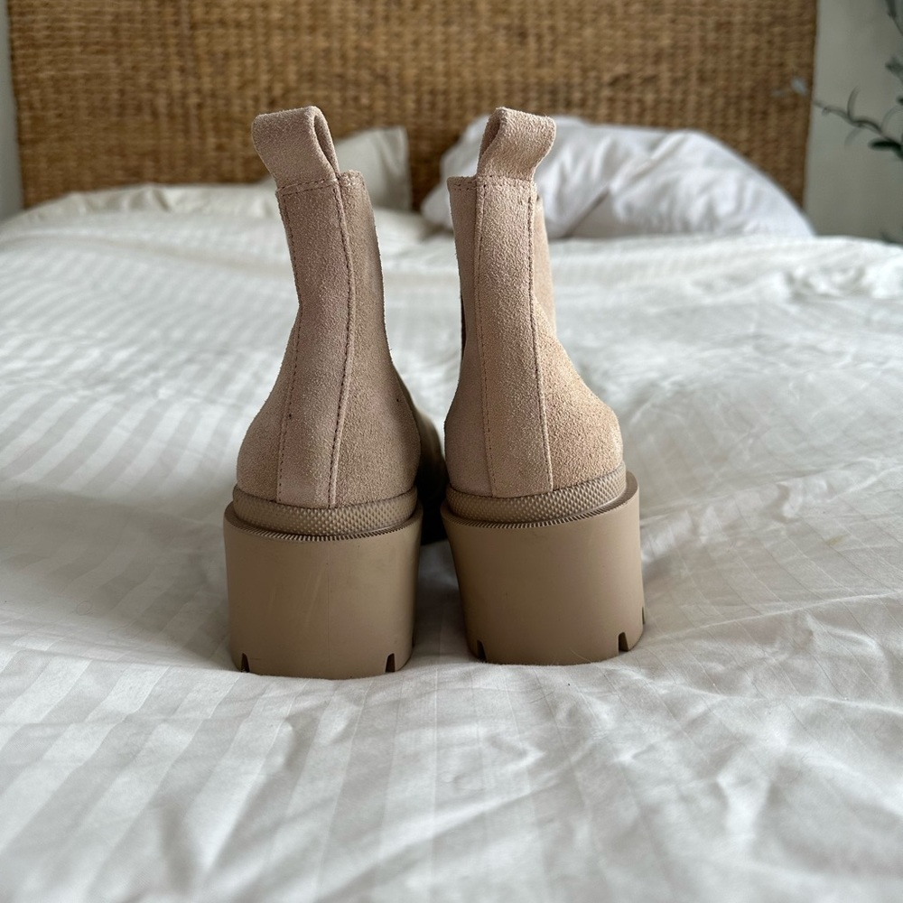 Chelsea Boots - Picture 7 of 7